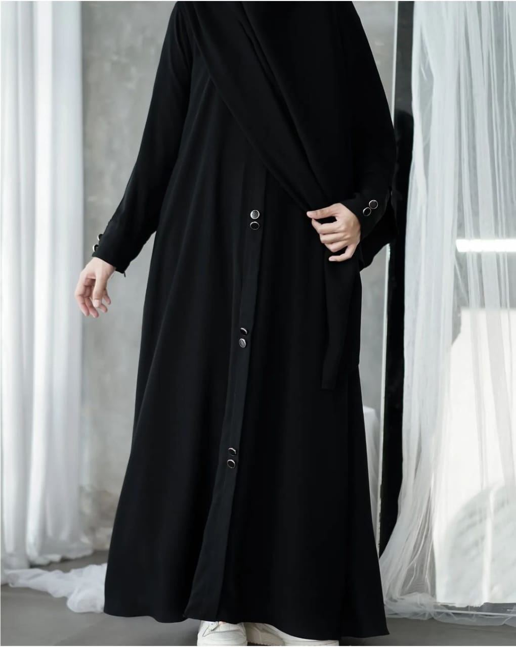 New Elegant Abaya With Stollar