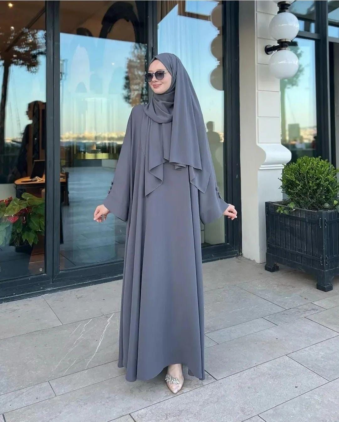 Stylish Abaya With Stollar